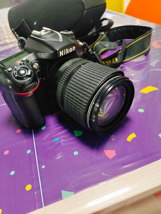 Профессиональный фотоаппарат  Nikon D7100.