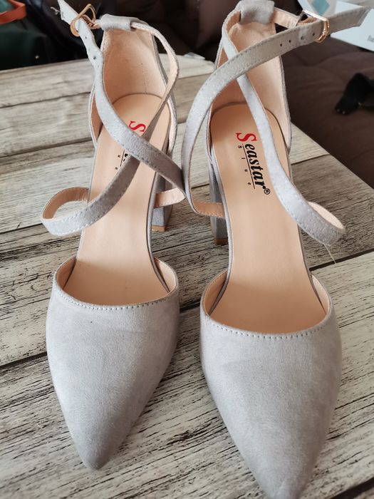 Дамски обувки с ток