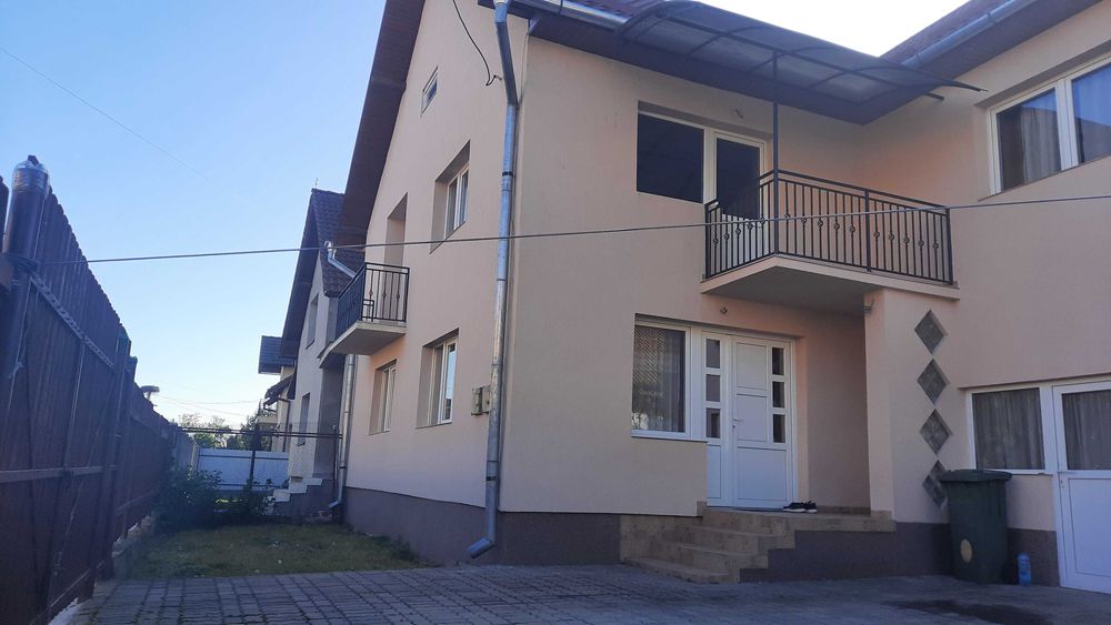 Casa de vanzare in Reghin - Parter + Etaj, aproape de Politie.