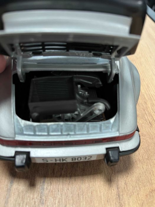 SUN STAR  колекционерски модел количка   PORSCHE 911 SC  1984г. 1:18