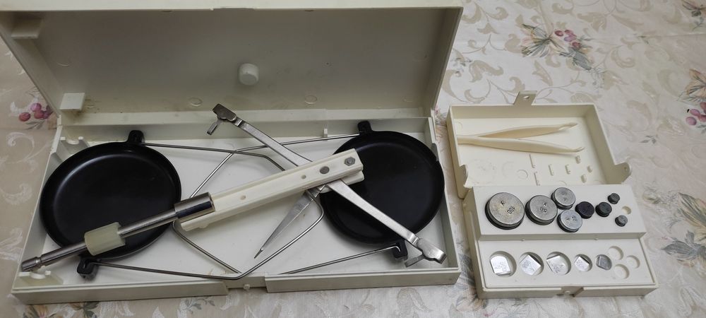 Весы для взвешивания золото и т.д