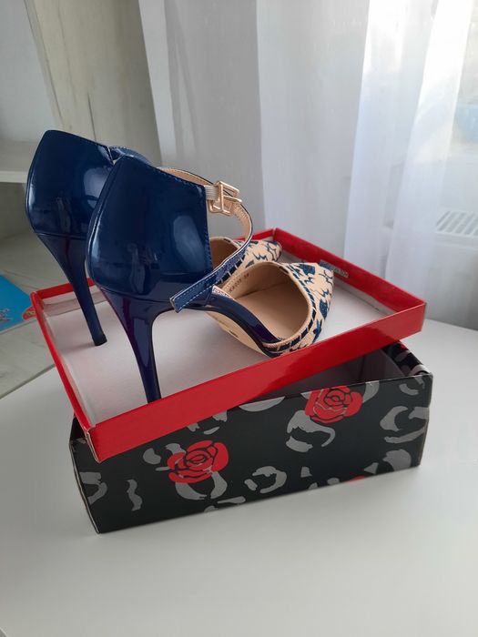 Pantofi dama noi