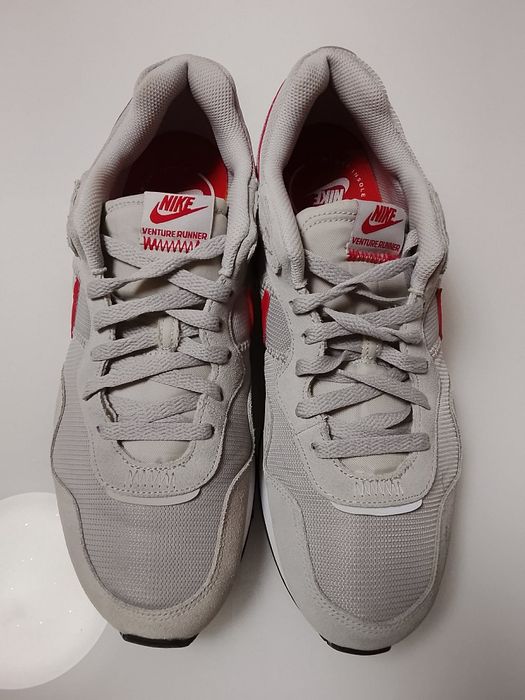 44.5 номер мъжки  Nike Venture Runner