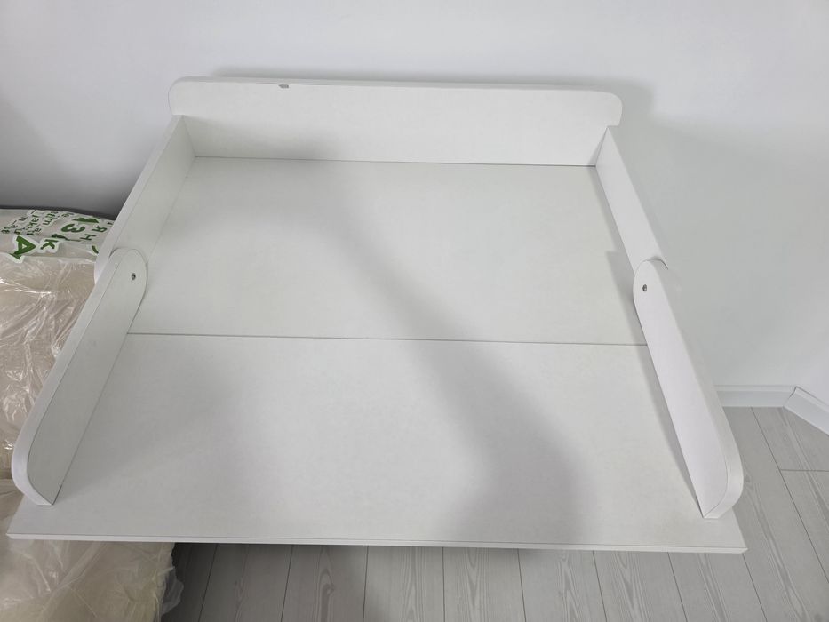 Пеленальный стол