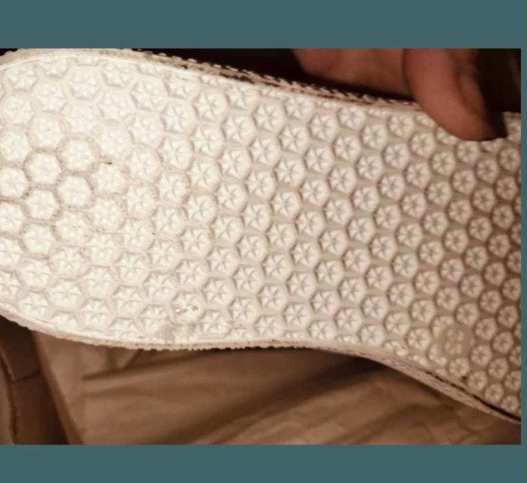 Кроссовки 35 размер.