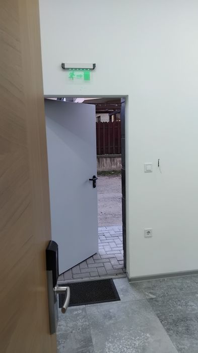 Дава се под наем Магазин в Дупница - 120 кв.м за 765 € - Снимка #8