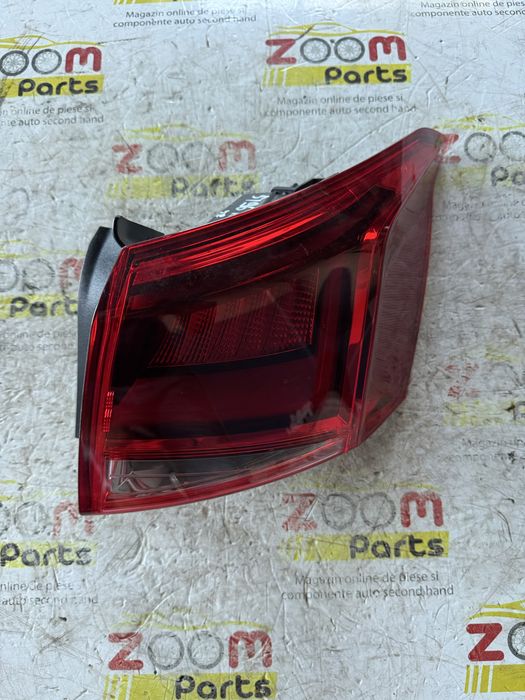 Lampa stop dreapta spate exterior pe aripa Seat Arona