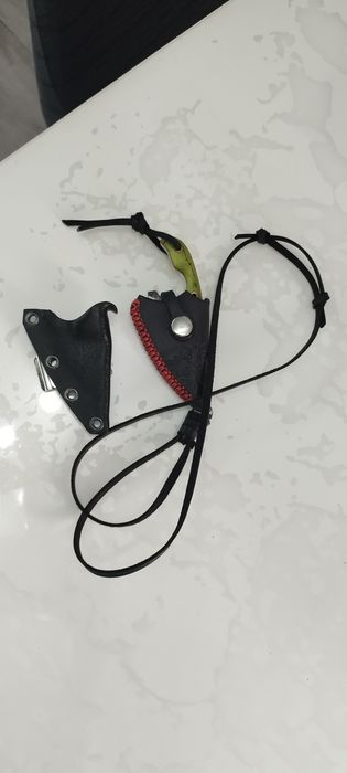 Нож Некър за носене на врат или колан