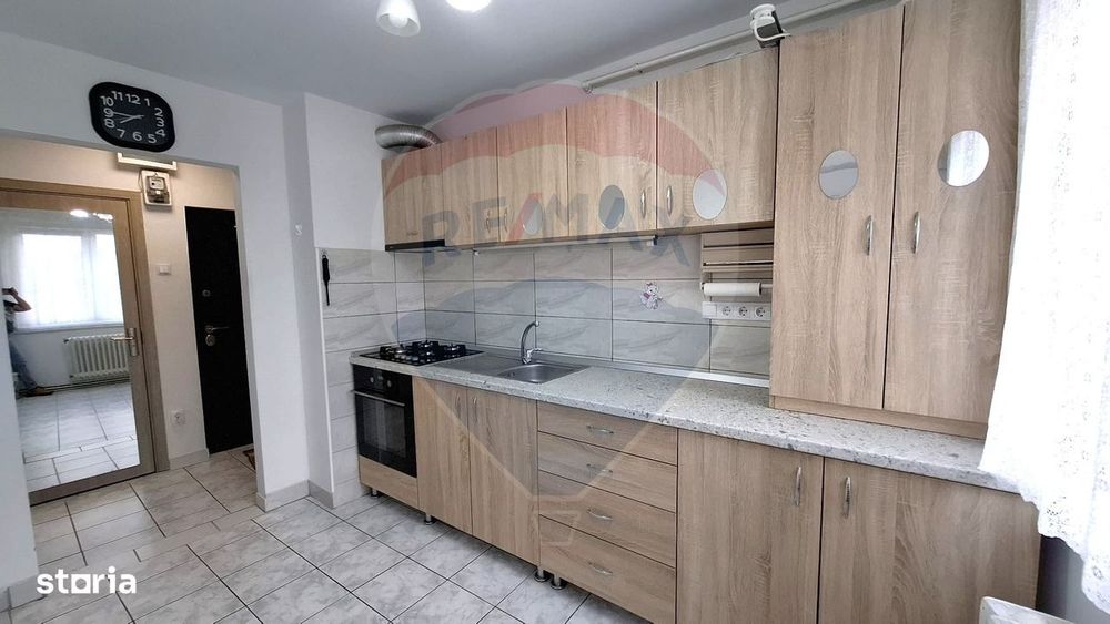 Apartament cu 2 camere de vânzare în zona Central Reghin