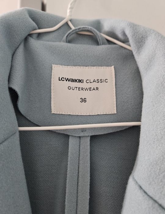 Чисто нови палта , розово и синьо