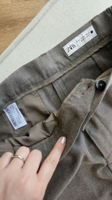 ZARA елегантен панталон с ръб, М размер