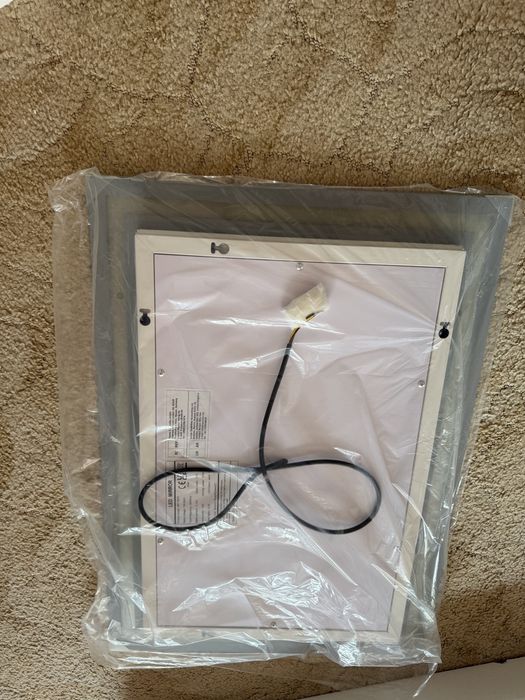 Oglindă LED baie 70x50 cm, iluminare integrată, design modern