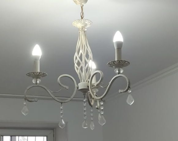 Продам люстры б/у