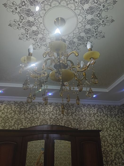 Люстра залға немесе холға