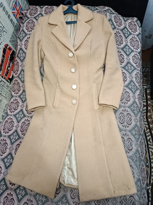 Пальто осеннее бежевое демисезонное