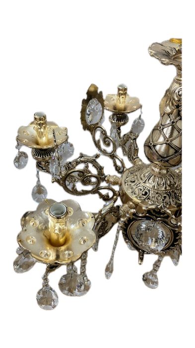 Продам шикарную шестирожковую люстру