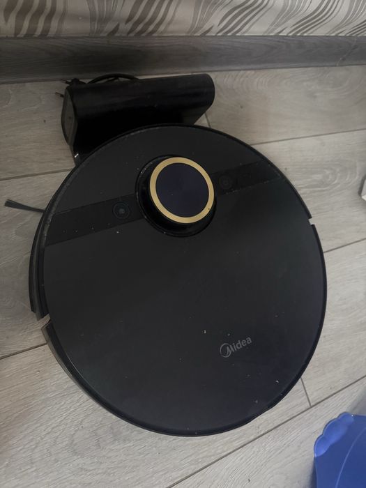 Продам робот пылесос