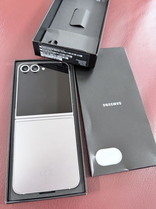 Samsung Galaxy Flip 6+ Galaxy Watch Ultra