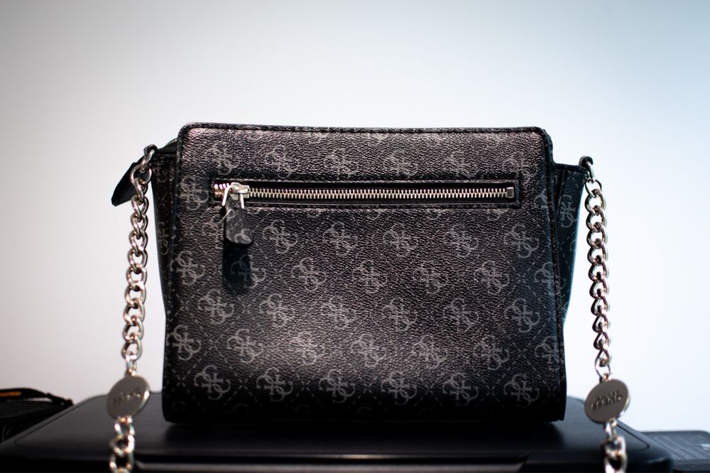 Geanta Crossbody GUESS Est.1981