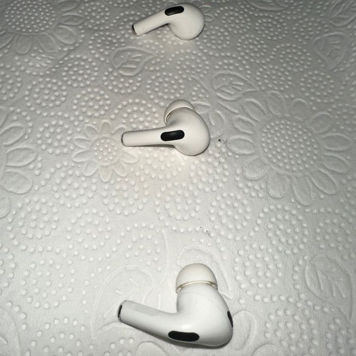 Продам 3шт Air Pods