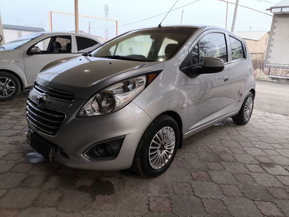 Spark avtomobili tezda sotiladi