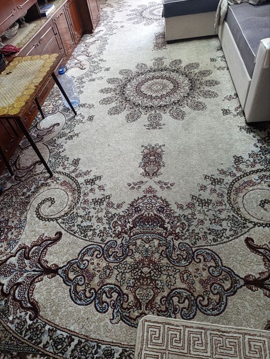 Срочно диван кресло сотилади