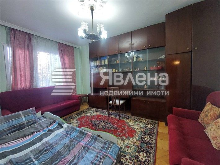 Продава се Тристаен апартамент в Пловдив, Кючук Париж - 80 кв.м за 1400 €/кв.м - Снимка #2