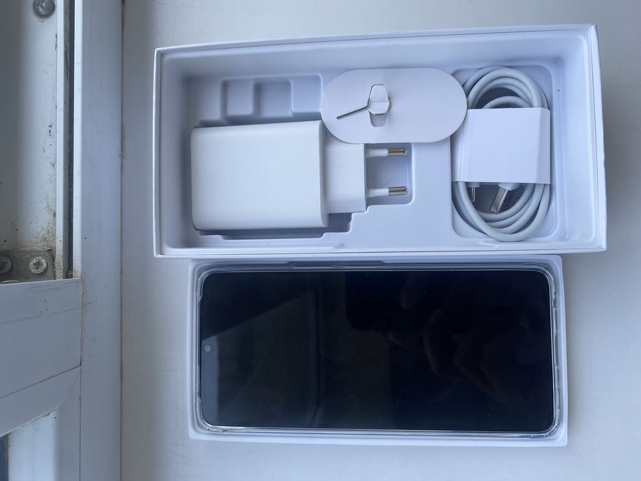 Vivo Y04 телефон