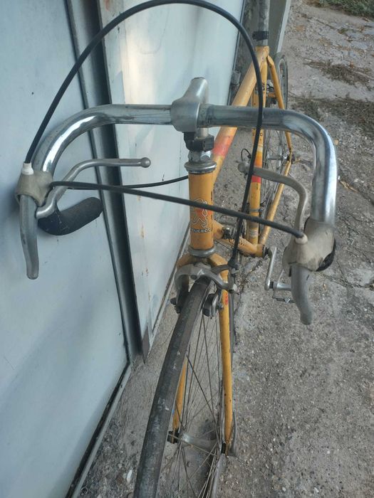Продавам Шосеен бегач ретро Велосипед Пежо