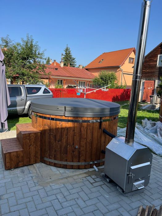 Джакузи на дърва външно с всички екстри