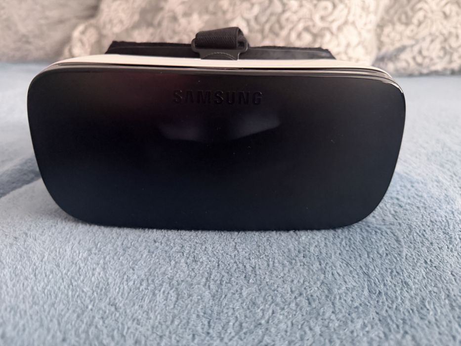 Samsung Gear VR (с Oculus) –