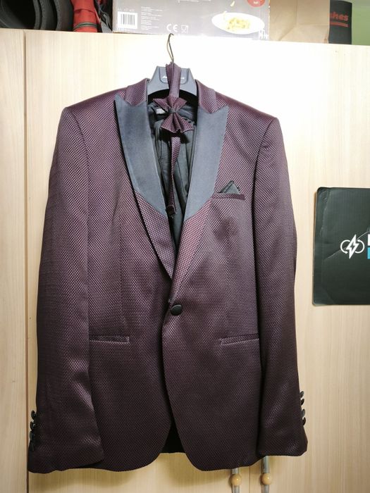 Костюми за поводи