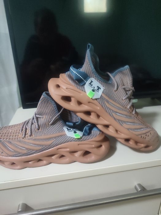 Adidași sport Nr 41