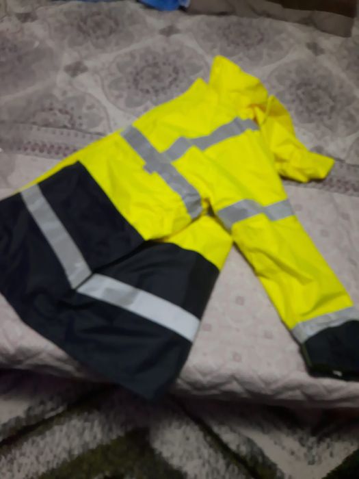 Vesta cu maneci pentru iarna ,3 in 1 impermeabila