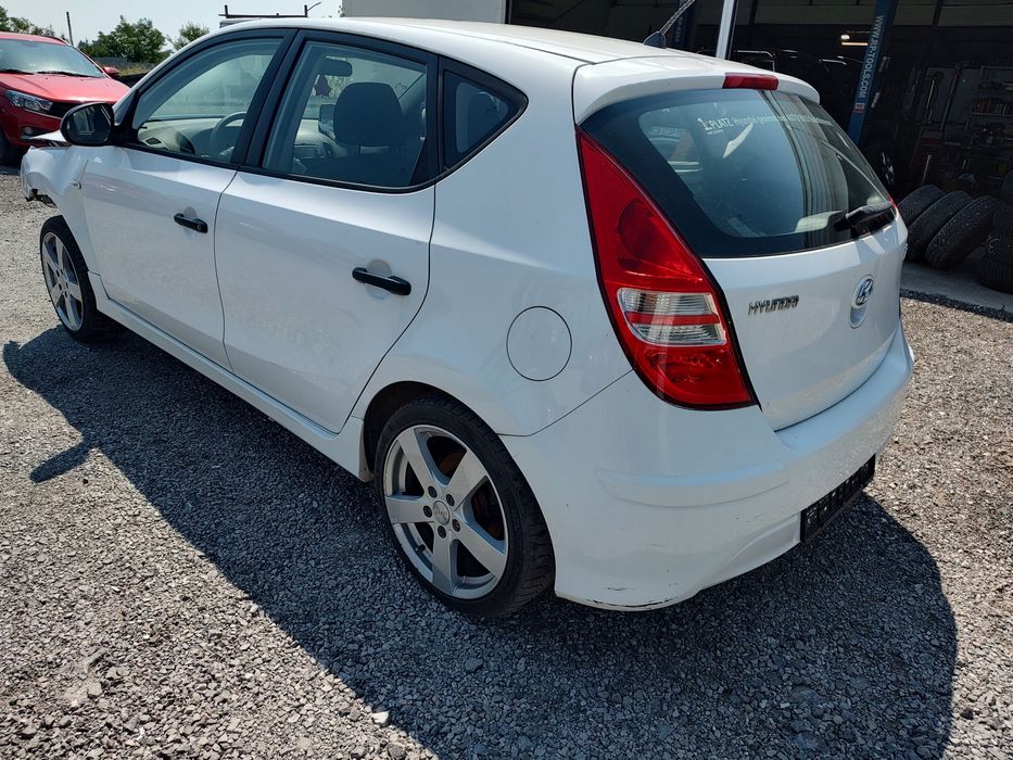 Hyundai i30 1.4i на части