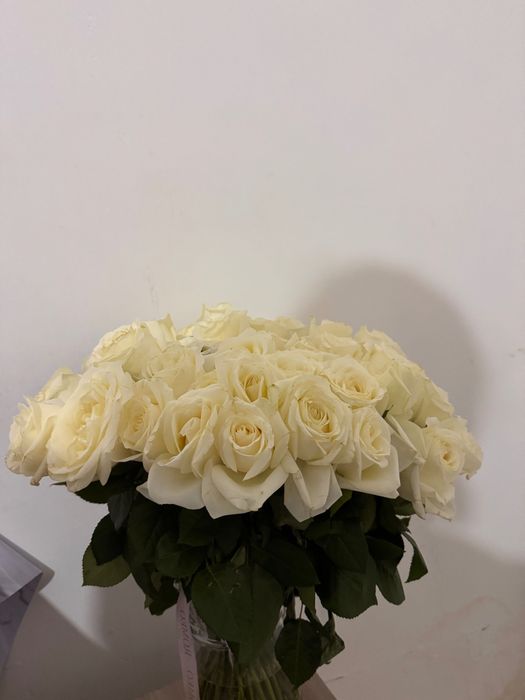 Продам белые свежие розы Ромео