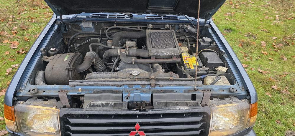 Mitsubishi Pajero MK2 2.5 D 4x4
An 1992
Km 230.000
Cutie Manula 
Mic M