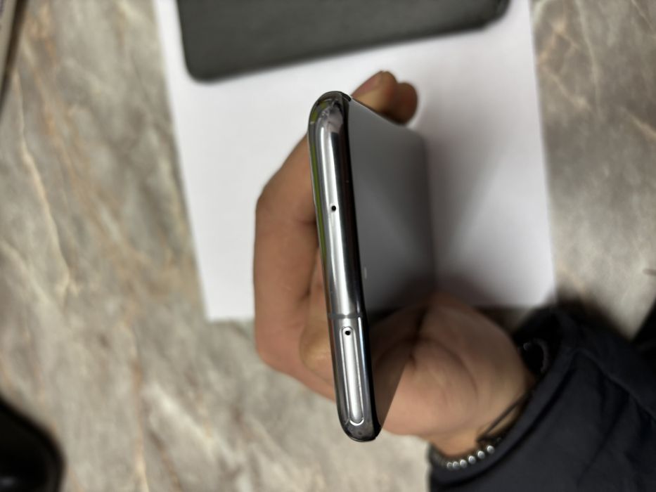 Смартфон андроид мобилен телефон 8рам/128гб  SAMSUNG S 20 + зарядно