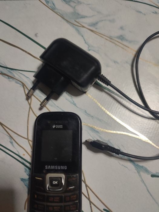 Продается сотовый телефон