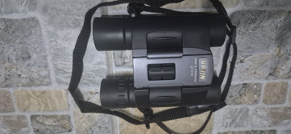 Binoclu Nikon nou nouț