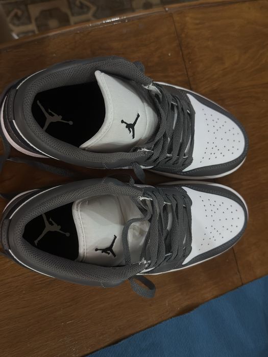 Vând urgent Air Jordan 1 sneakers low 40/7