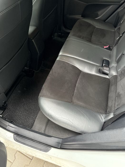 Toyota Auris Hybrid 2012