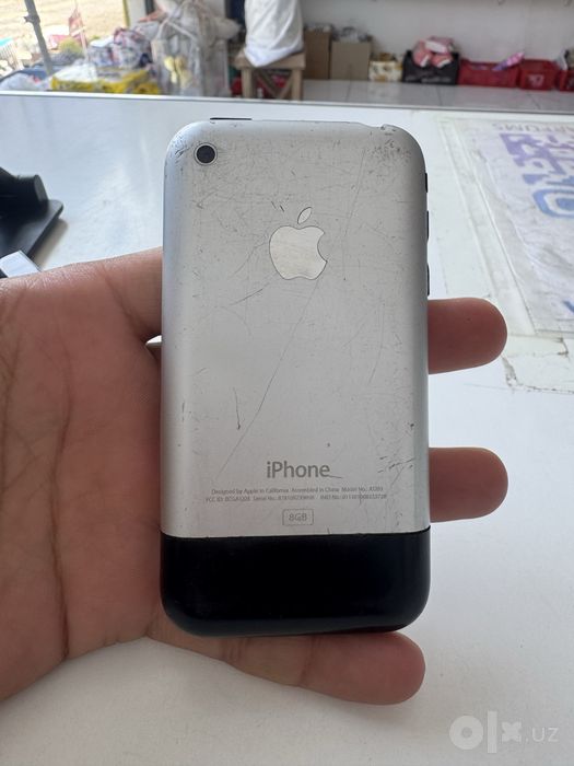 Iphone 2G      8GB