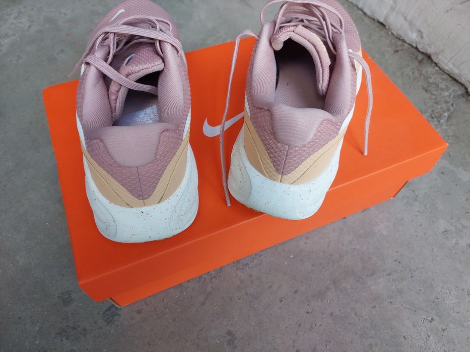 Маратонки за момиче Nike Revolution 8