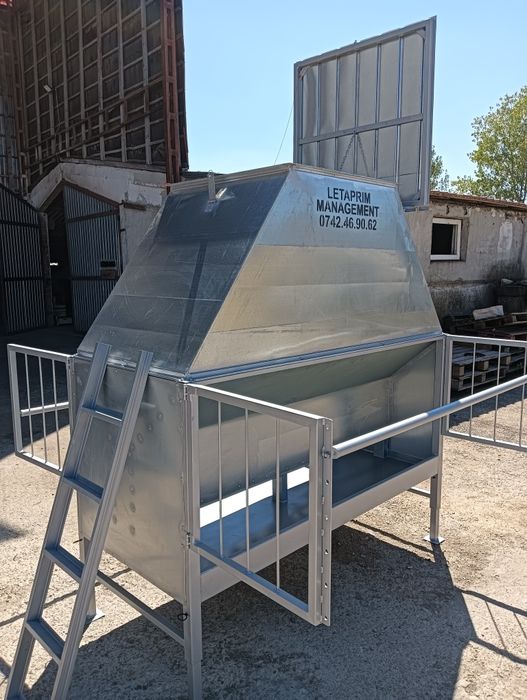 Buncăr furajare vaci,oi,capre(creșă viței)