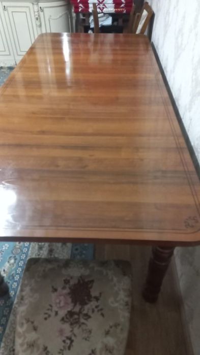 Стол большой деревянный