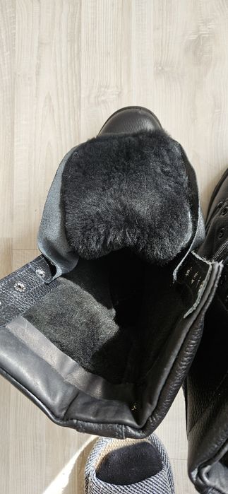 Продам форму и обувь срочно