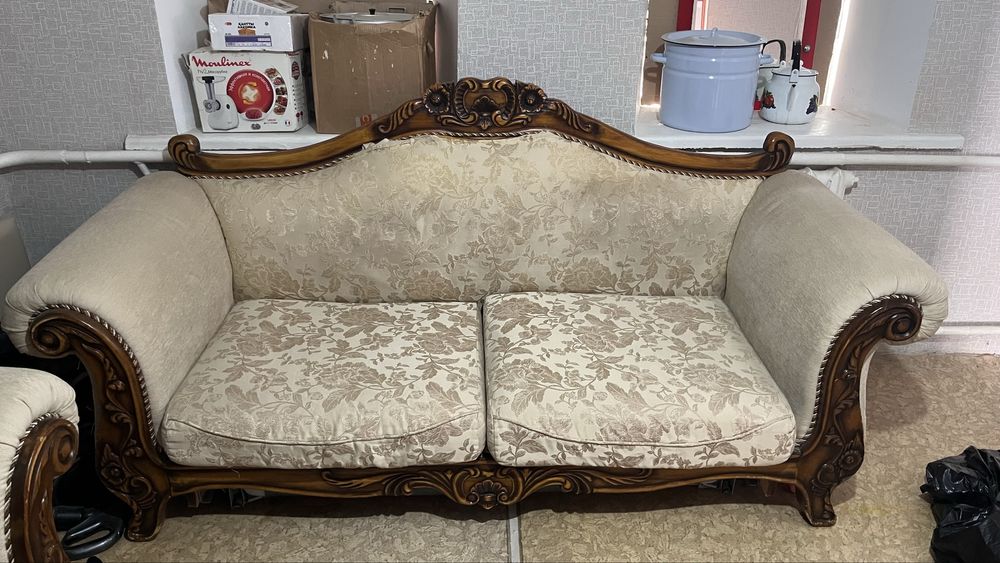 Продам 2 дивана и 2 кресла