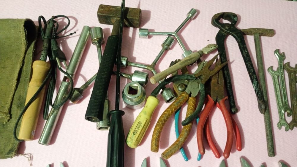 Стари гаечни ключове + бонуси