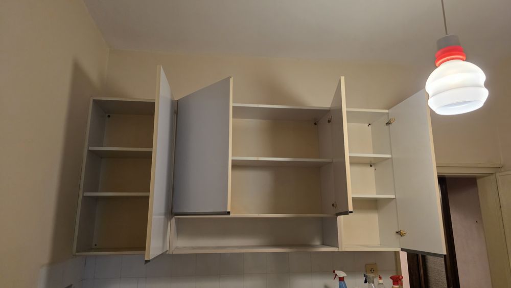 Подарявам мебели